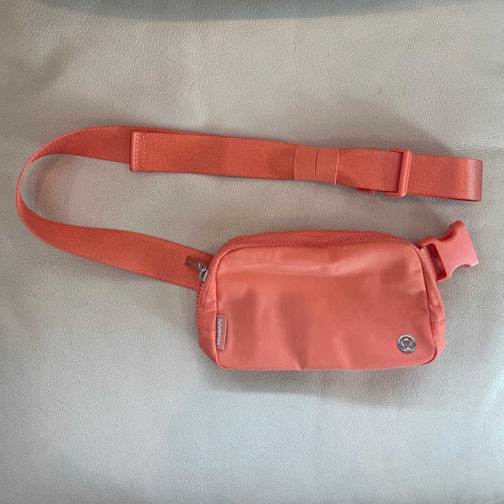 LIKE NEW Lululemon Athletica Belt Bag Warm Coral 1L